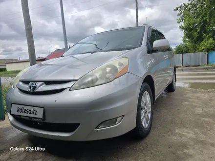Toyota Sienna 2007 года за 8 000 000 тг. в Актобе – фото 4