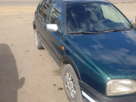 Volkswagen Golf 1995 года за 1 400 000 тг. в Сатпаев – фото 3