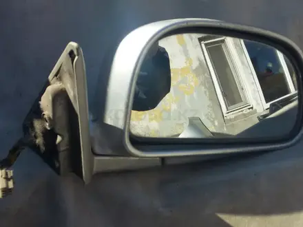Зеркало боковое правое на Mitsubishi Lancer правое 1995 года б у. за 14 000 тг. в Караганда