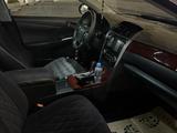 Toyota Camry 2014 года за 11 800 000 тг. в Шымкент – фото 2