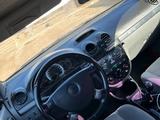 Chevrolet Lacetti 2008 года за 1 200 000 тг. в Атырау – фото 2