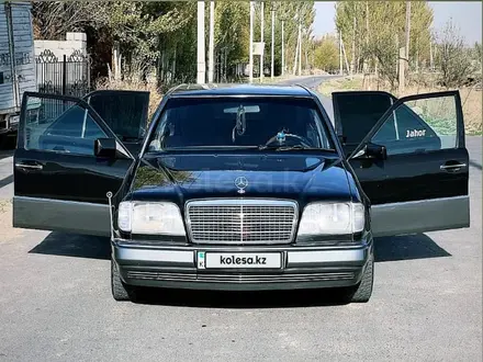 Mercedes-Benz E 320 1993 года за 2 900 000 тг. в Шымкент – фото 5