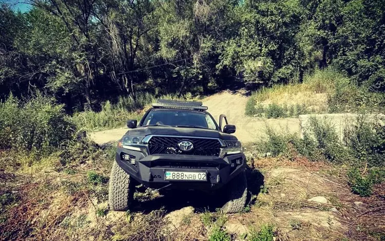 Передний бампер Ленд Крузер 200 за 420 000 тг. в Алматы