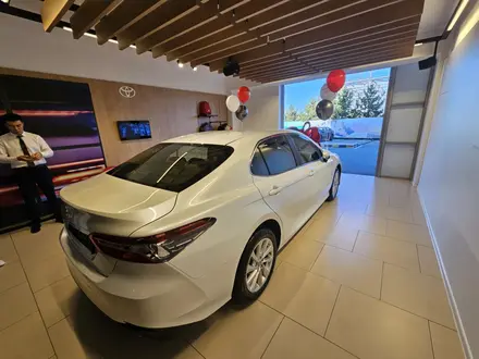 Toyota Camry 2023 года за 17 500 000 тг. в Алматы – фото 16