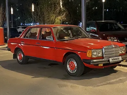 Mercedes-Benz E 230 1979 года за 3 500 000 тг. в Алматы