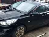 Hyundai Solaris 2013 года за 3 500 000 тг. в Щучинск – фото 2