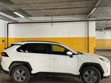 Toyota RAV4 2023 года за 18 000 000 тг. в Астана – фото 3