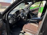 Mercedes-Benz GL 500 2014 годаfor15 000 000 тг. в Караганда – фото 5