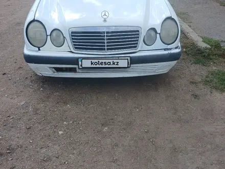 Mercedes-Benz E 230 1998 года за 2 200 000 тг. в Коктобе – фото 8