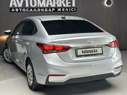 Hyundai Accent 2020 года за 6 850 000 тг. в Актобе – фото 4