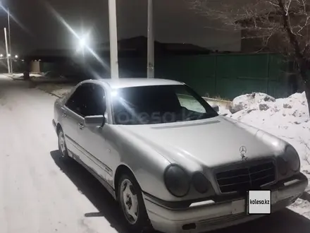 Mercedes-Benz E 280 1997 года за 3 200 000 тг. в Караганда