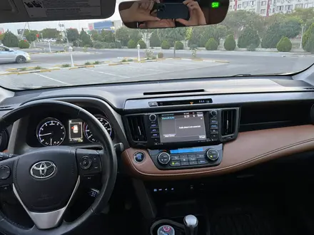 Toyota RAV4 2017 года за 9 900 000 тг. в Актау – фото 16