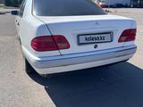 Mercedes-Benz E 230 1996 годаүшін1 100 000 тг. в Петропавловск – фото 2