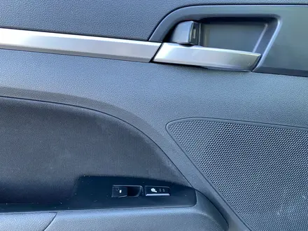 Hyundai Elantra 2019 года за 8 890 000 тг. в Алматы – фото 16