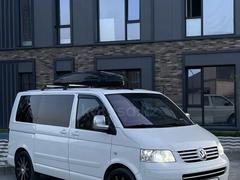 Volkswagen Multivan 2006 годаfor11 500 000 тг. в Атырау