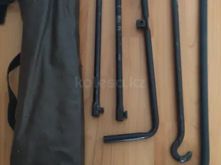 Домкрат штатный набор инструментов ключей оригинал за 15 000 тг. в Алматы – фото 16