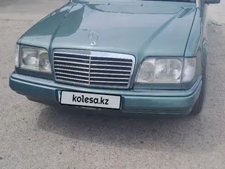 Mercedes-Benz E 320