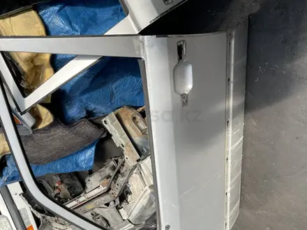 Дваери на Mercedes Benz 124 за 25 000 тг. в Алматы – фото 3