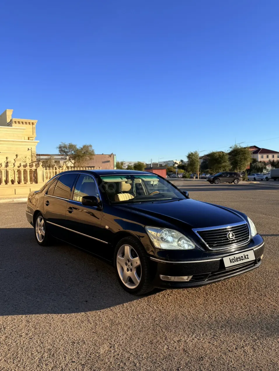 Лексус LS, 2004
