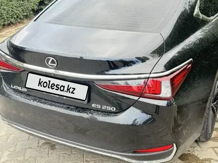 Lexus ES 250 2022 года за 26 000 000 тг. в Атырау – фото 4