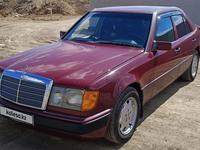 Mercedes-Benz E 200 1990 годаүшін2 700 000 тг. в Караганда