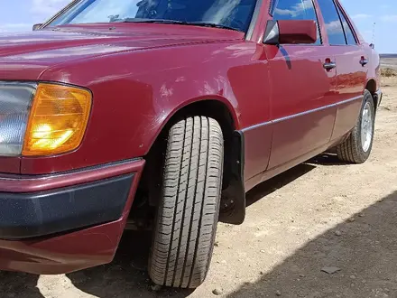 Mercedes-Benz E 200 1990 года за 2 700 000 тг. в Караганда – фото 35