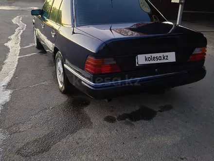 Mercedes-Benz E 230 1991 года за 1 350 000 тг. в Тараз – фото 5