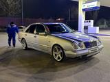 Mercedes-Benz E 320 1995 года за 2 100 000 тг. в Тараз – фото 4