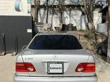 Mercedes-Benz E 320 1995 года за 2 100 000 тг. в Тараз – фото 3