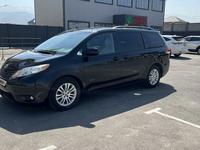 Toyota Sienna 2014 года за 12 400 000 тг. в Алматы