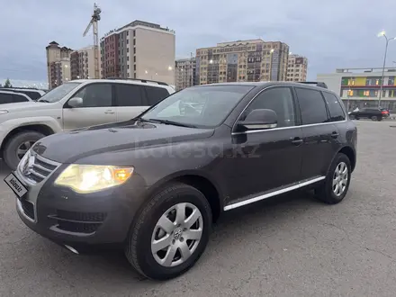 Volkswagen Touareg 2008 года за 8 000 000 тг. в Актау – фото 3