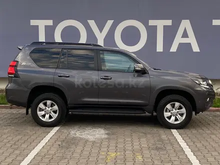 Toyota Land Cruiser Prado 2021 года за 25 790 000 тг. в Алматы – фото 8