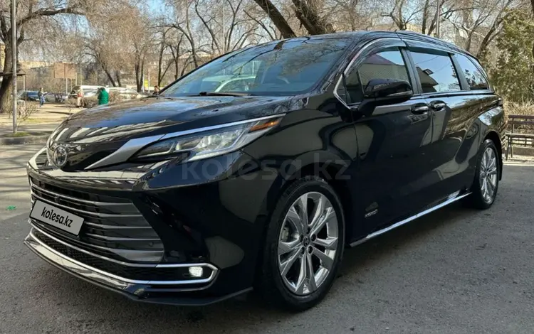 Toyota Sienna 2021 года за 22 200 000 тг. в Алматы