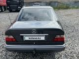 Mercedes-Benz E 220 1994 годаүшін6 700 000 тг. в Караганда – фото 5