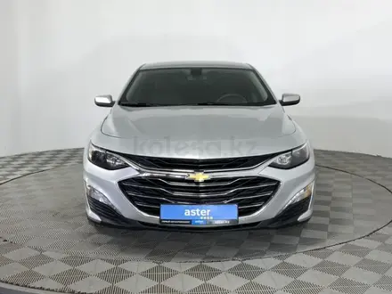 Chevrolet Malibu 2021 года за 5 940 000 тг. в Караганда – фото 2