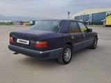 Mercedes-Benz E 260 1991 года за 750 000 тг. в Алматы – фото 3
