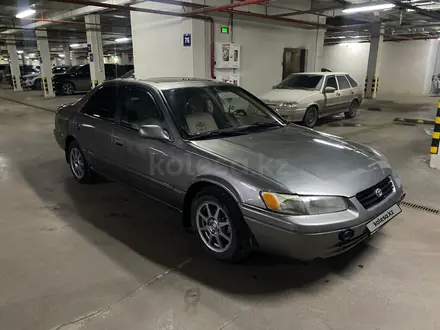 Toyota Camry 1999 года за 2 200 000 тг. в Астана – фото 3