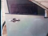 Двери крыло чашка телевизор диски за 5 000 тг. в Шымкент – фото 2