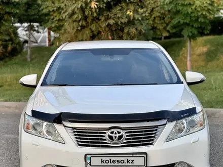 Toyota Camry 2013 года за 9 850 000 тг. в Шымкент – фото 2