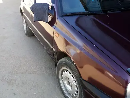 Volkswagen Golf 1994 года за 1 300 000 тг. в Астана – фото 2