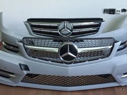 Бампер W 204 AMG рестайлинг за 270 000 тг. в Алматы