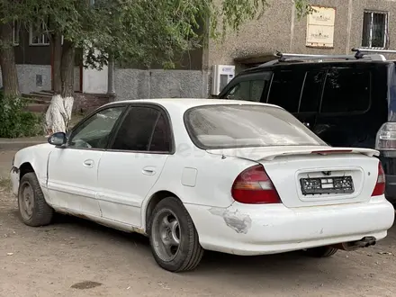 Hyundai Sonata 1996 года за 370 000 тг. в Караганда – фото 2