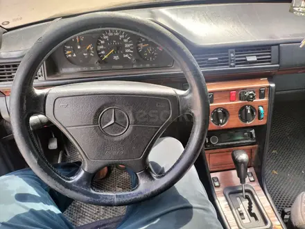 Mercedes-Benz E 220 1994 года за 1 350 000 тг. в Мерке