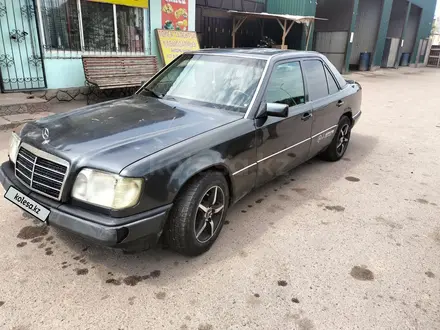 Mercedes-Benz E 220 1994 года за 1 350 000 тг. в Мерке – фото 4