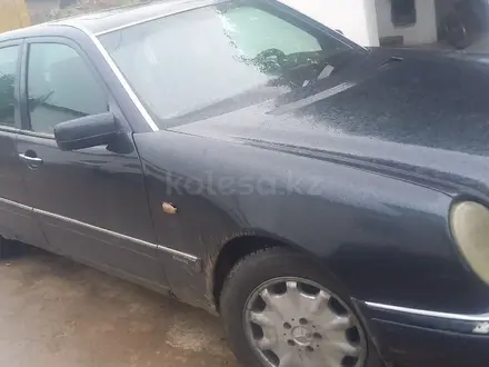 Mercedes-Benz E 230 1997 года за 2 100 000 тг. в Шымкент