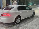 Skoda Superb 2010 года за 5 000 000 тг. в Астана – фото 2
