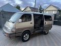 Toyota Hiace 1995 годаfor2 300 000 тг. в Алматы – фото 11