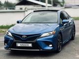 Toyota Camry 2018 года за 15 000 000 тг. в Алматы – фото 4