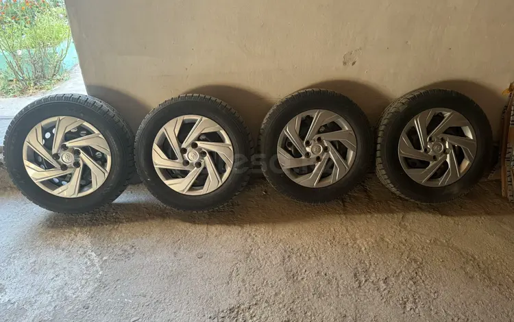 Диски шины за 200 000 тг. в Шымкент