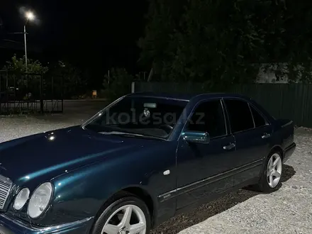 Mercedes-Benz E 320 1997 года за 3 500 000 тг. в Талдыкорган – фото 21